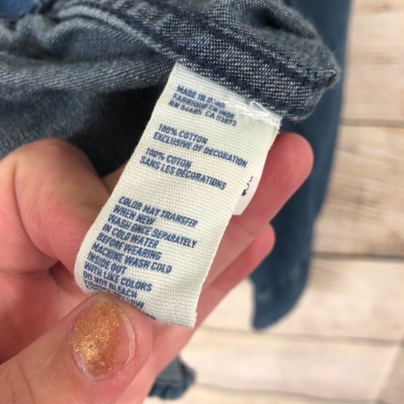 American Eagle studded shoulder chambray top 0141 - Picture 4 of 5